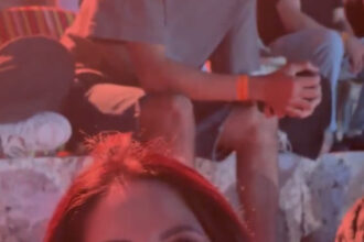 بالفيديو.. من إسبانيا إلى جرش.. فتاة تعشق أصالة منذ الطفولة وتأتي خصيصًا لحضور حفلها في المدرج الجنوبي