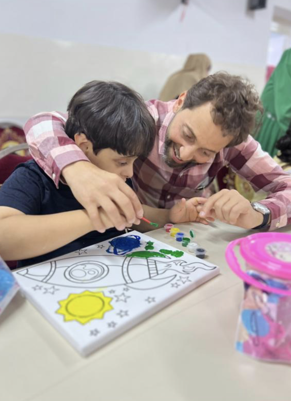 مؤسسة حرير تنفذ مبادرة "لوحة الأمل" في مركز التأهيل المجتمعي للمعوقين