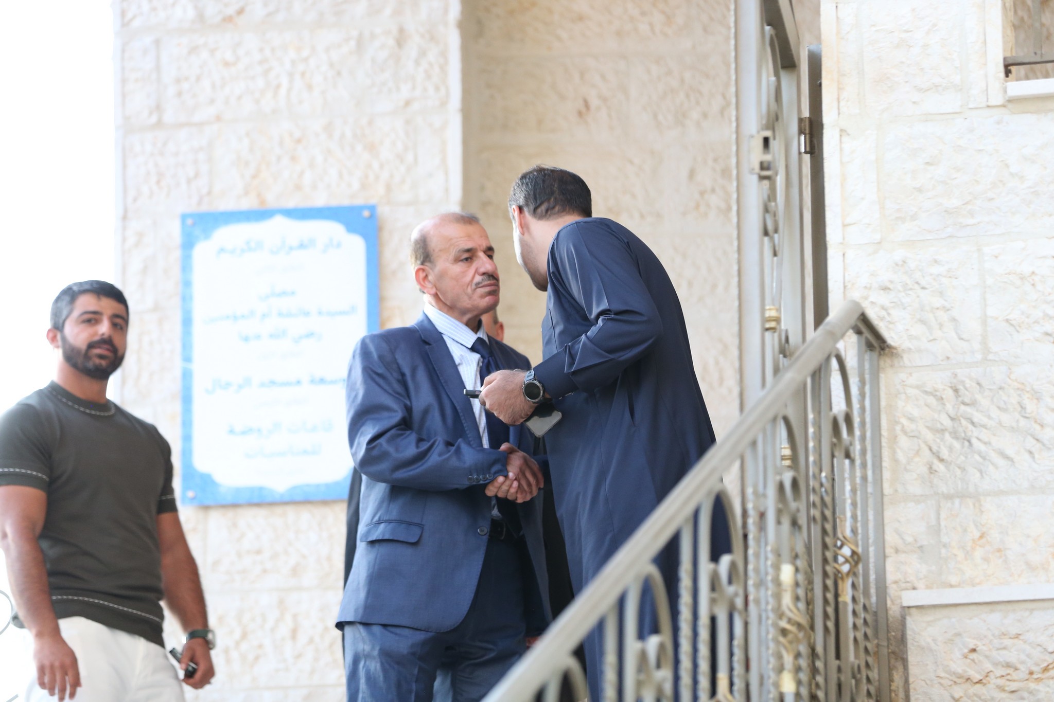 بالصور .. أبناء المرحوم الحاج صالح الهنداوي يحتفلون بزفاف شقيقهم سعد