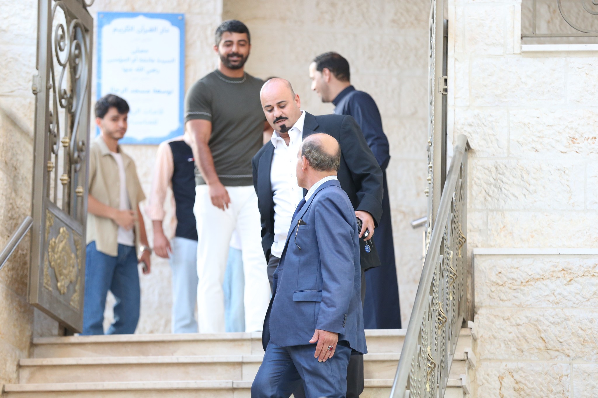 بالصور .. أبناء المرحوم الحاج صالح الهنداوي يحتفلون بزفاف شقيقهم سعد