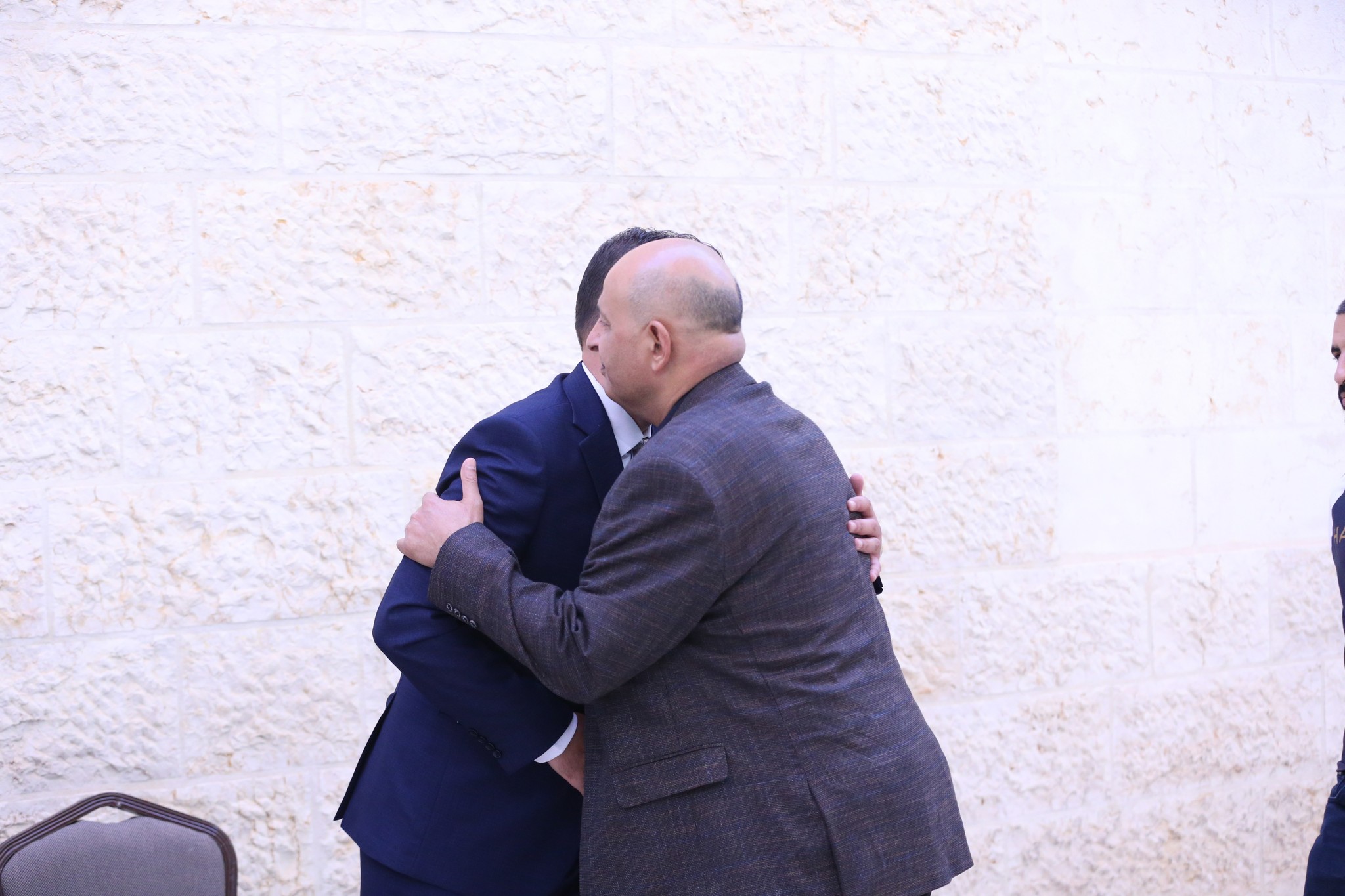 بالصور .. أبناء المرحوم الحاج صالح الهنداوي يحتفلون بزفاف شقيقهم سعد