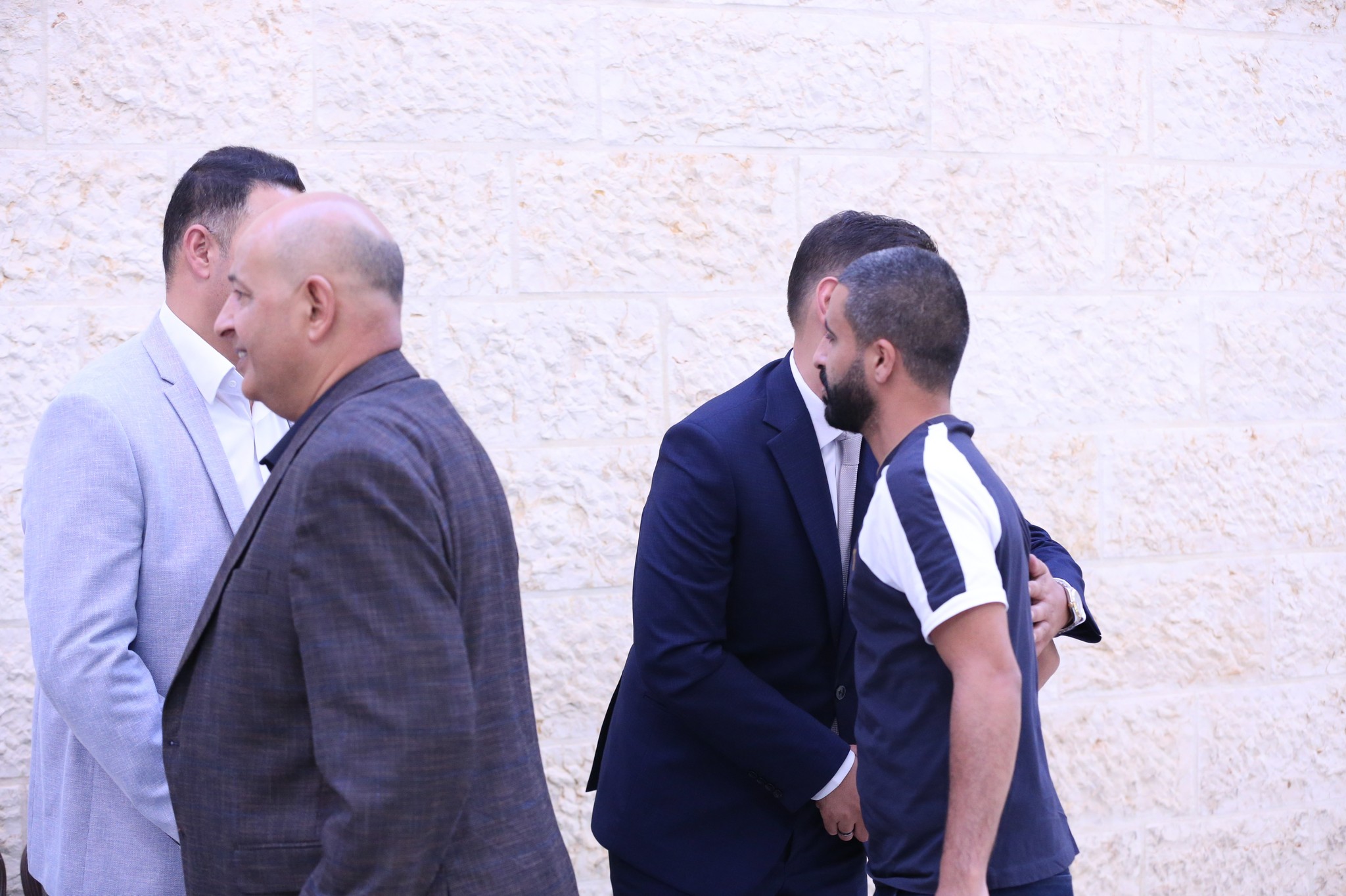 بالصور .. أبناء المرحوم الحاج صالح الهنداوي يحتفلون بزفاف شقيقهم سعد