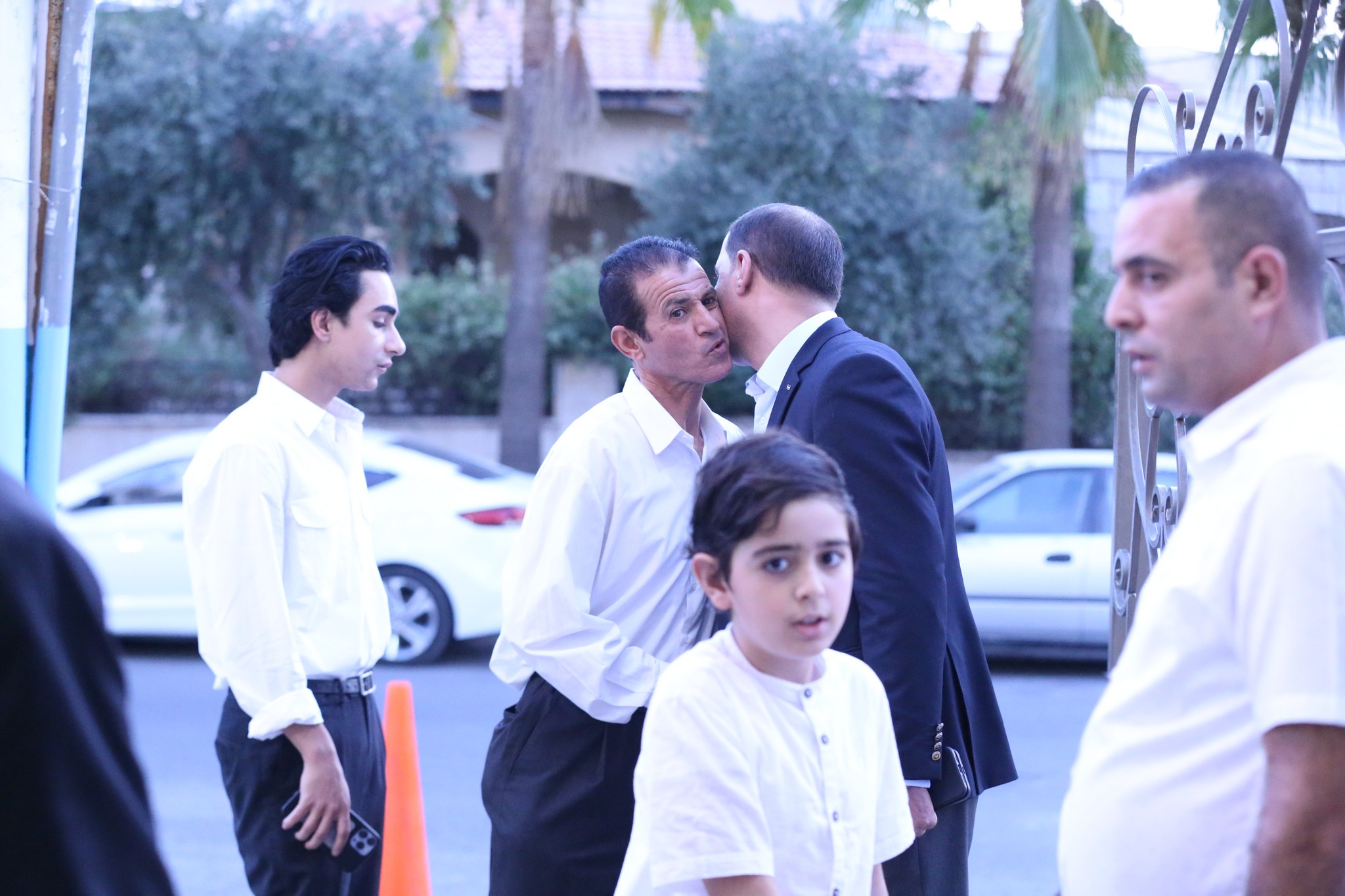 بالصور .. أبناء المرحوم الحاج صالح الهنداوي يحتفلون بزفاف شقيقهم سعد