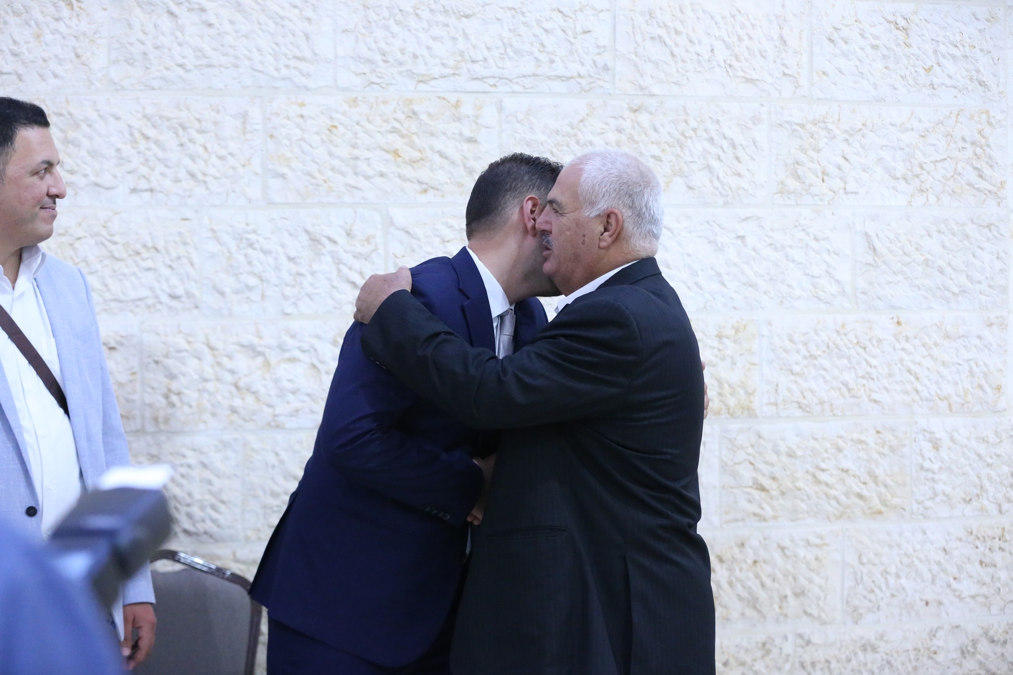 بالصور .. أبناء المرحوم الحاج صالح الهنداوي يحتفلون بزفاف شقيقهم سعد