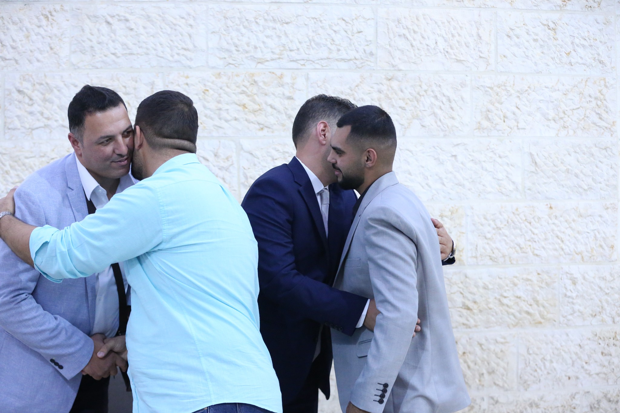 بالصور .. أبناء المرحوم الحاج صالح الهنداوي يحتفلون بزفاف شقيقهم سعد