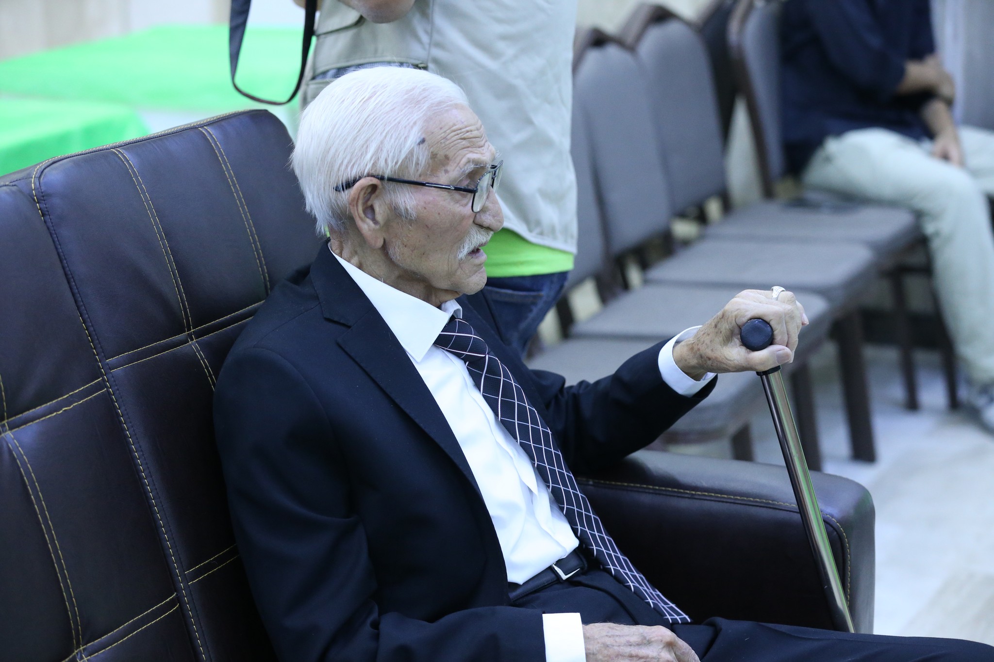 بالصور .. أبناء المرحوم الحاج صالح الهنداوي يحتفلون بزفاف شقيقهم سعد