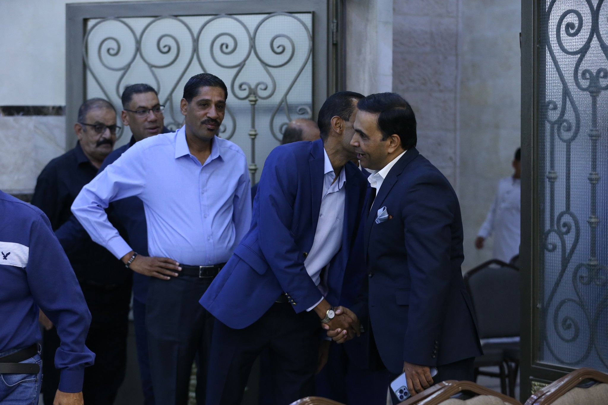 بالصور .. أبناء المرحوم الحاج صالح الهنداوي يحتفلون بزفاف شقيقهم سعد