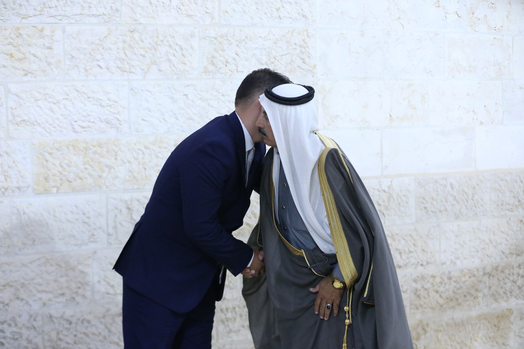 بالصور .. أبناء المرحوم الحاج صالح الهنداوي يحتفلون بزفاف شقيقهم سعد