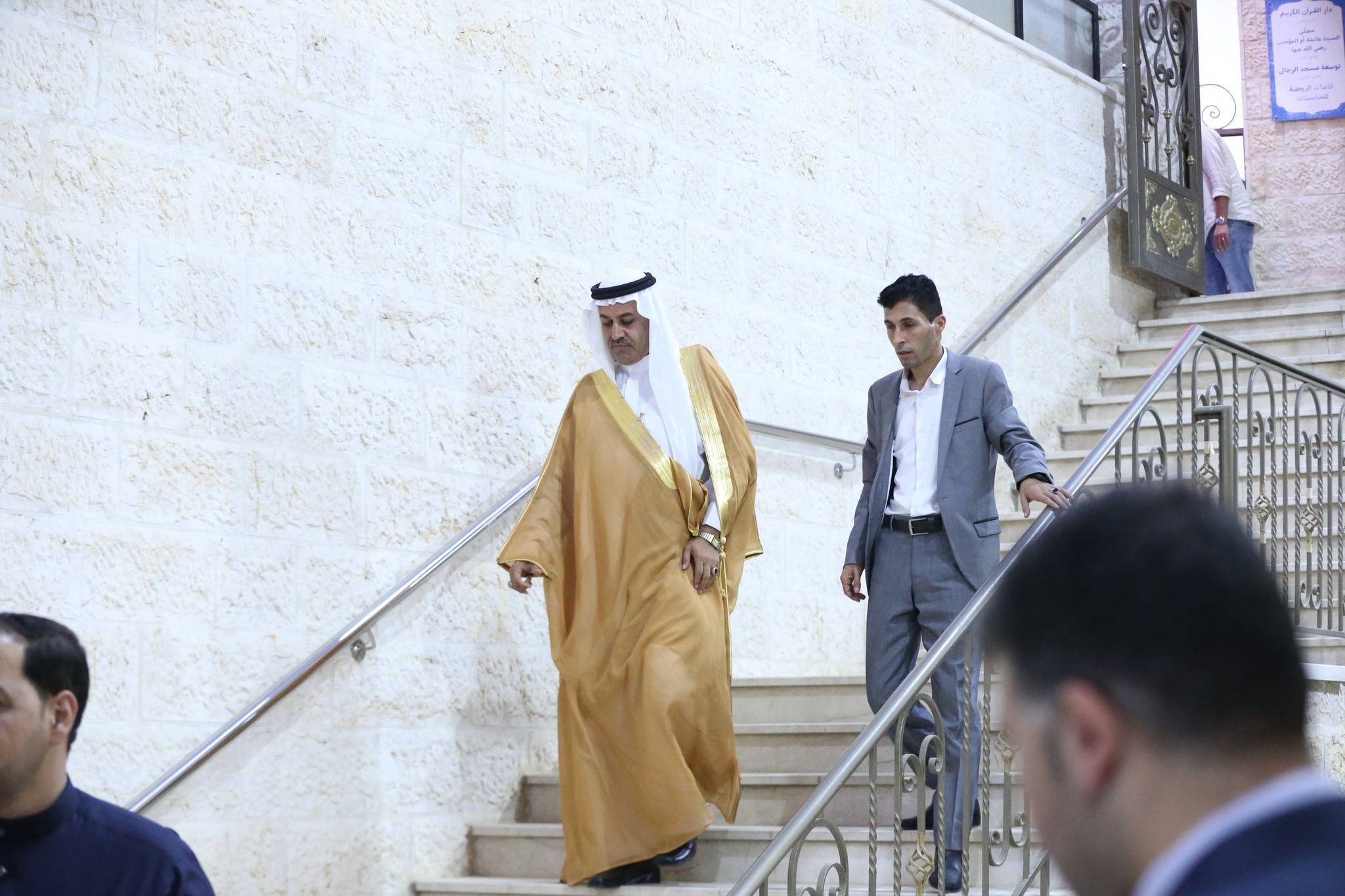 بالصور .. أبناء المرحوم الحاج صالح الهنداوي يحتفلون بزفاف شقيقهم سعد