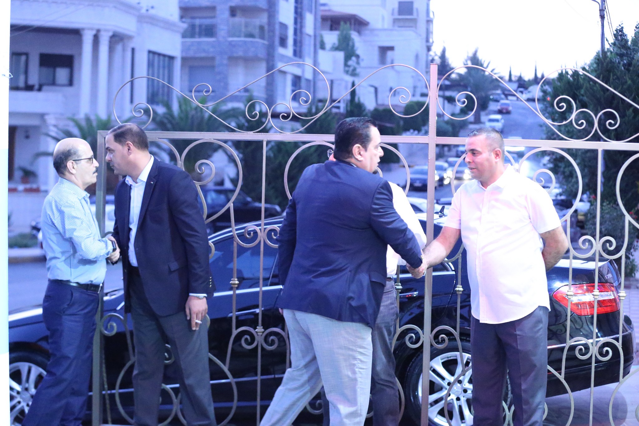 بالصور .. أبناء المرحوم الحاج صالح الهنداوي يحتفلون بزفاف شقيقهم سعد