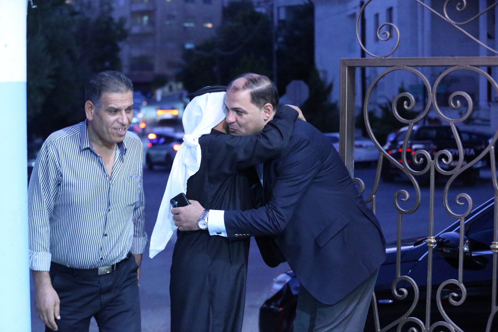 بالصور .. أبناء المرحوم الحاج صالح الهنداوي يحتفلون بزفاف شقيقهم سعد