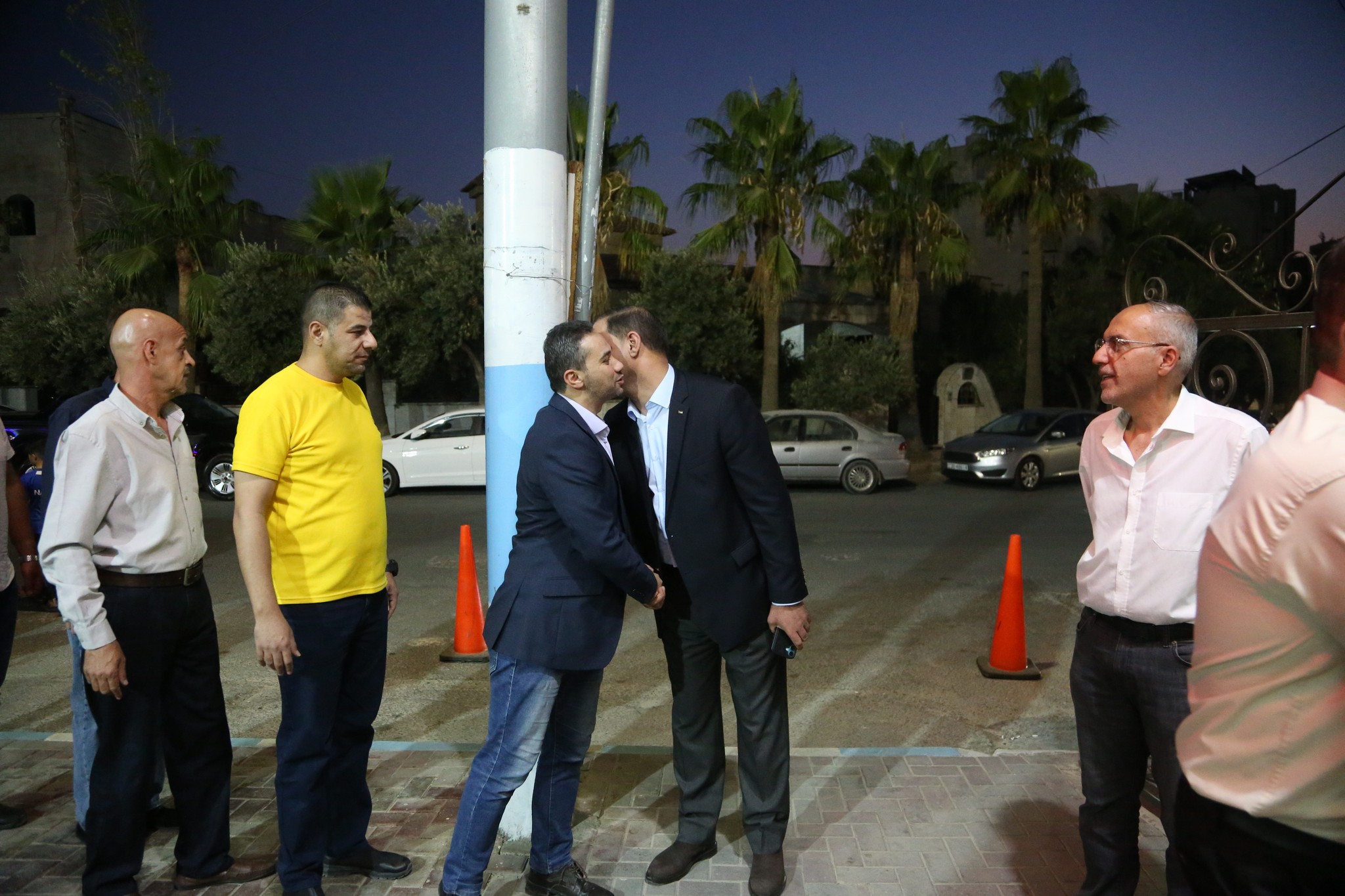 بالصور .. أبناء المرحوم الحاج صالح الهنداوي يحتفلون بزفاف شقيقهم سعد