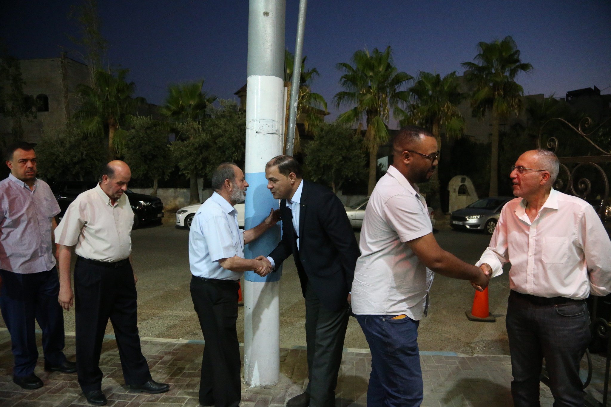 بالصور .. أبناء المرحوم الحاج صالح الهنداوي يحتفلون بزفاف شقيقهم سعد