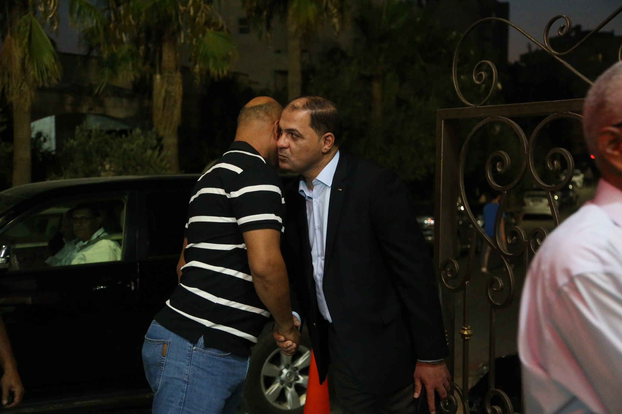 بالصور .. أبناء المرحوم الحاج صالح الهنداوي يحتفلون بزفاف شقيقهم سعد