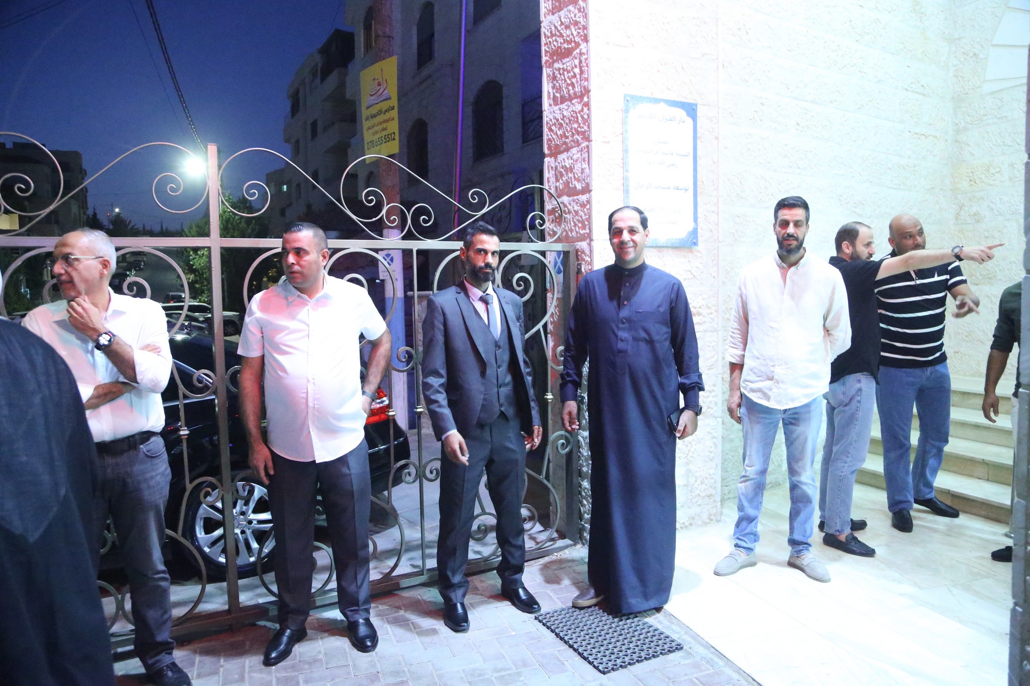 بالصور .. أبناء المرحوم الحاج صالح الهنداوي يحتفلون بزفاف شقيقهم سعد