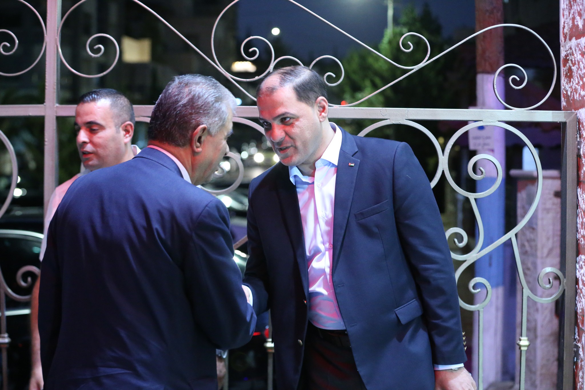 بالصور .. أبناء المرحوم الحاج صالح الهنداوي يحتفلون بزفاف شقيقهم سعد