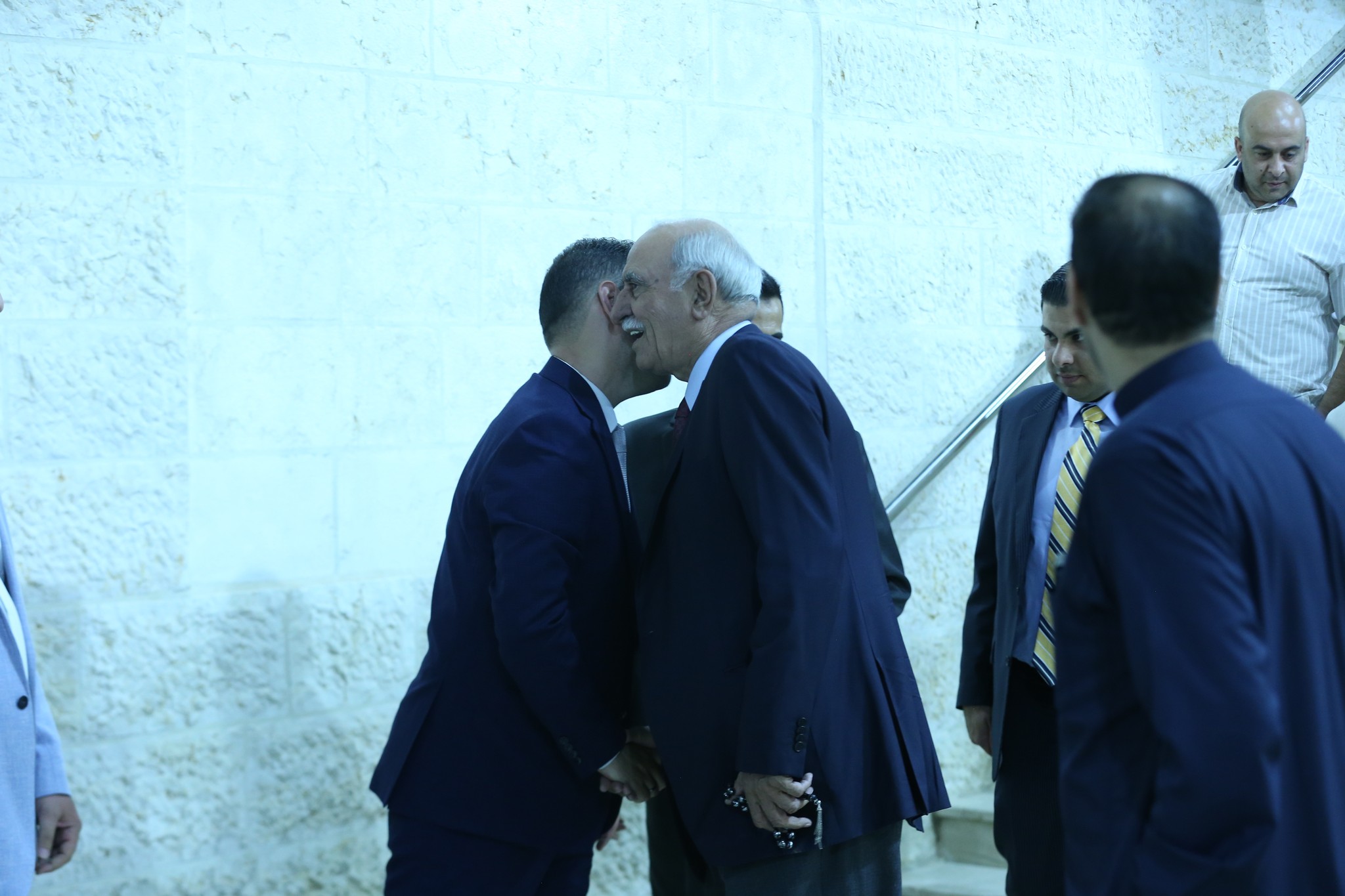 بالصور .. أبناء المرحوم الحاج صالح الهنداوي يحتفلون بزفاف شقيقهم سعد