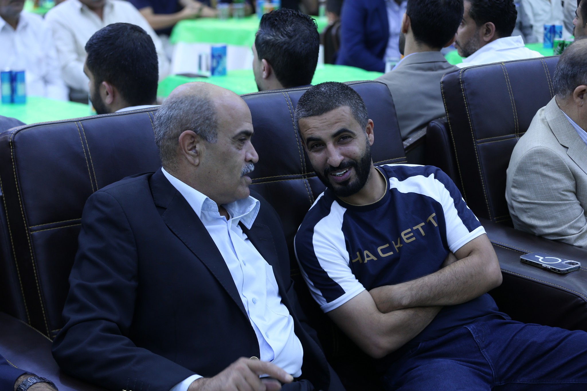 بالصور .. أبناء المرحوم الحاج صالح الهنداوي يحتفلون بزفاف شقيقهم سعد