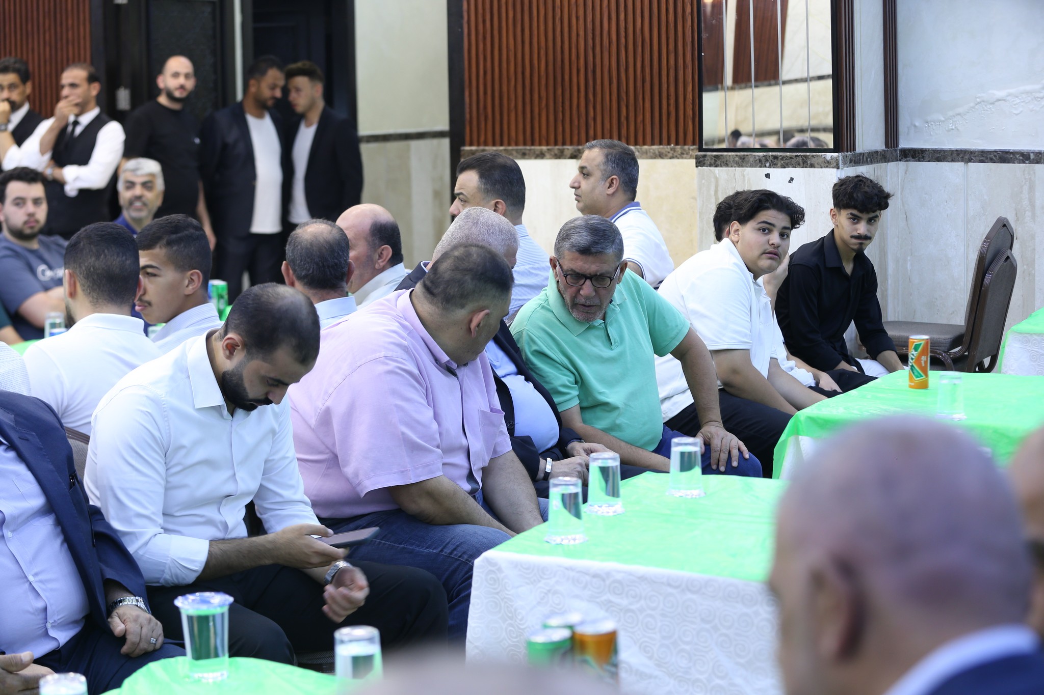 بالصور .. أبناء المرحوم الحاج صالح الهنداوي يحتفلون بزفاف شقيقهم سعد