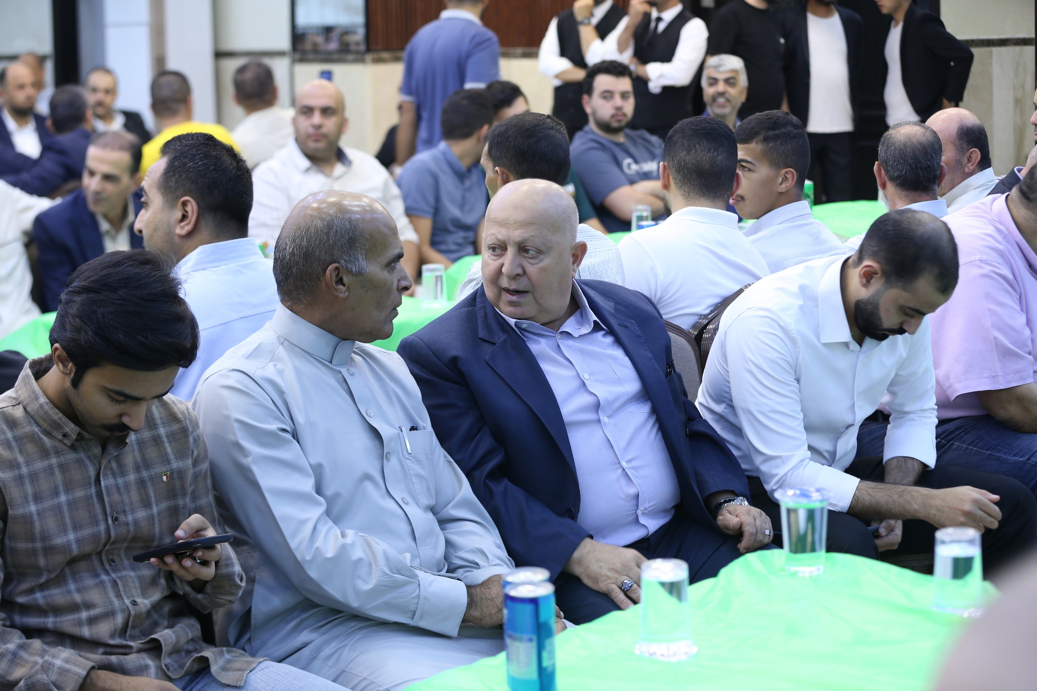 بالصور .. أبناء المرحوم الحاج صالح الهنداوي يحتفلون بزفاف شقيقهم سعد