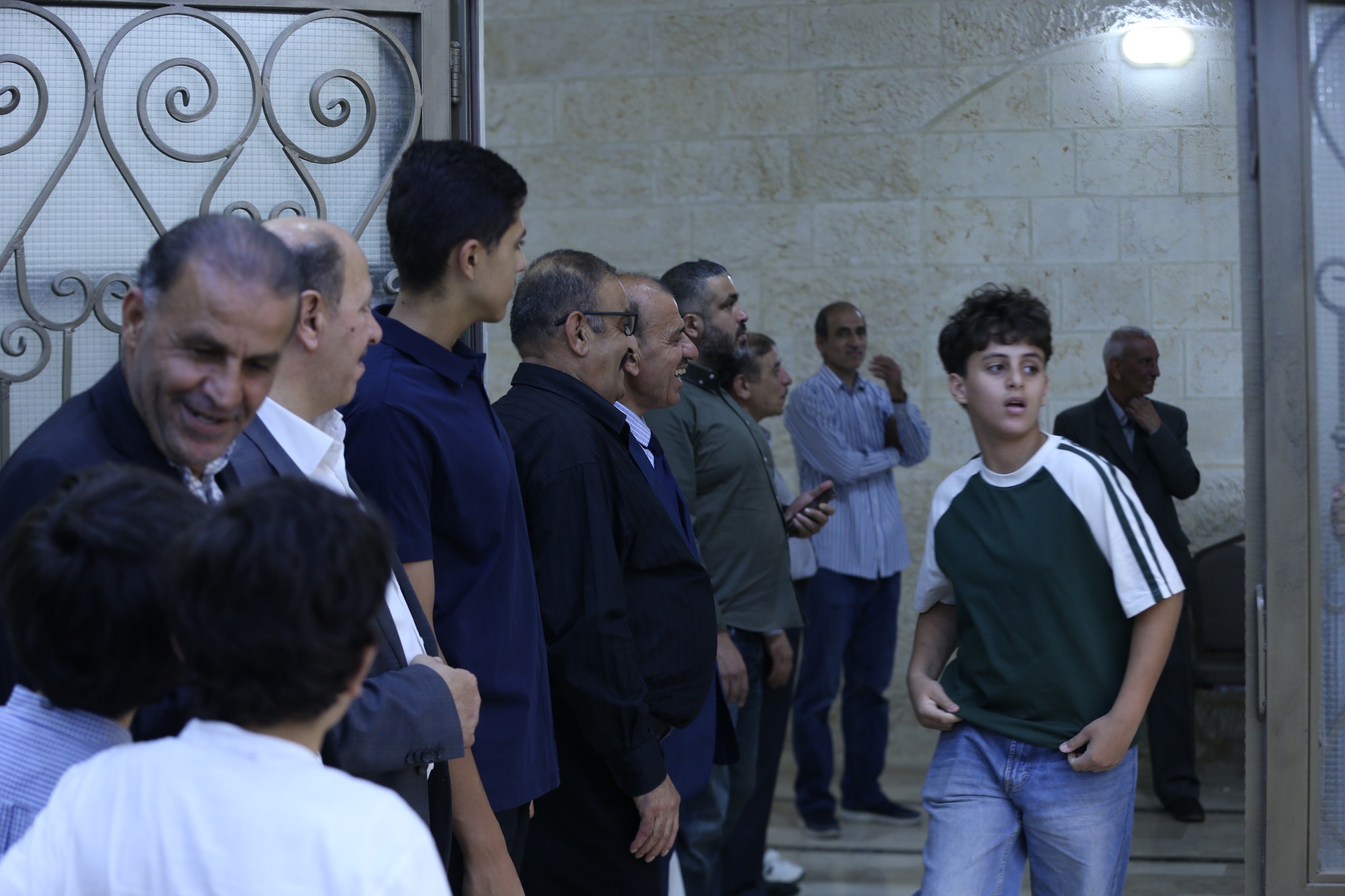 بالصور .. أبناء المرحوم الحاج صالح الهنداوي يحتفلون بزفاف شقيقهم سعد