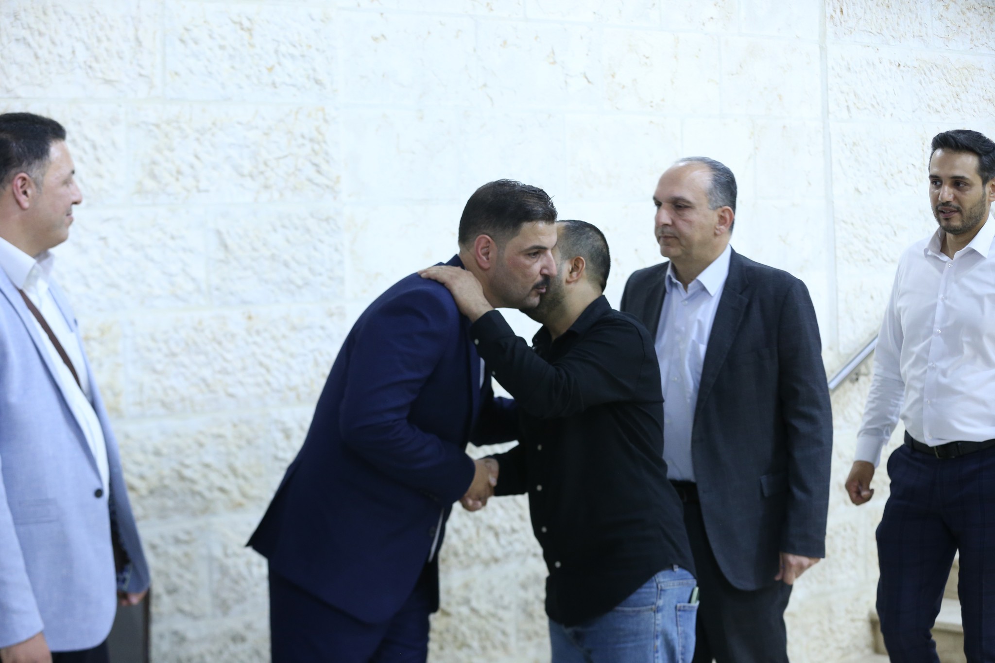 بالصور .. أبناء المرحوم الحاج صالح الهنداوي يحتفلون بزفاف شقيقهم سعد