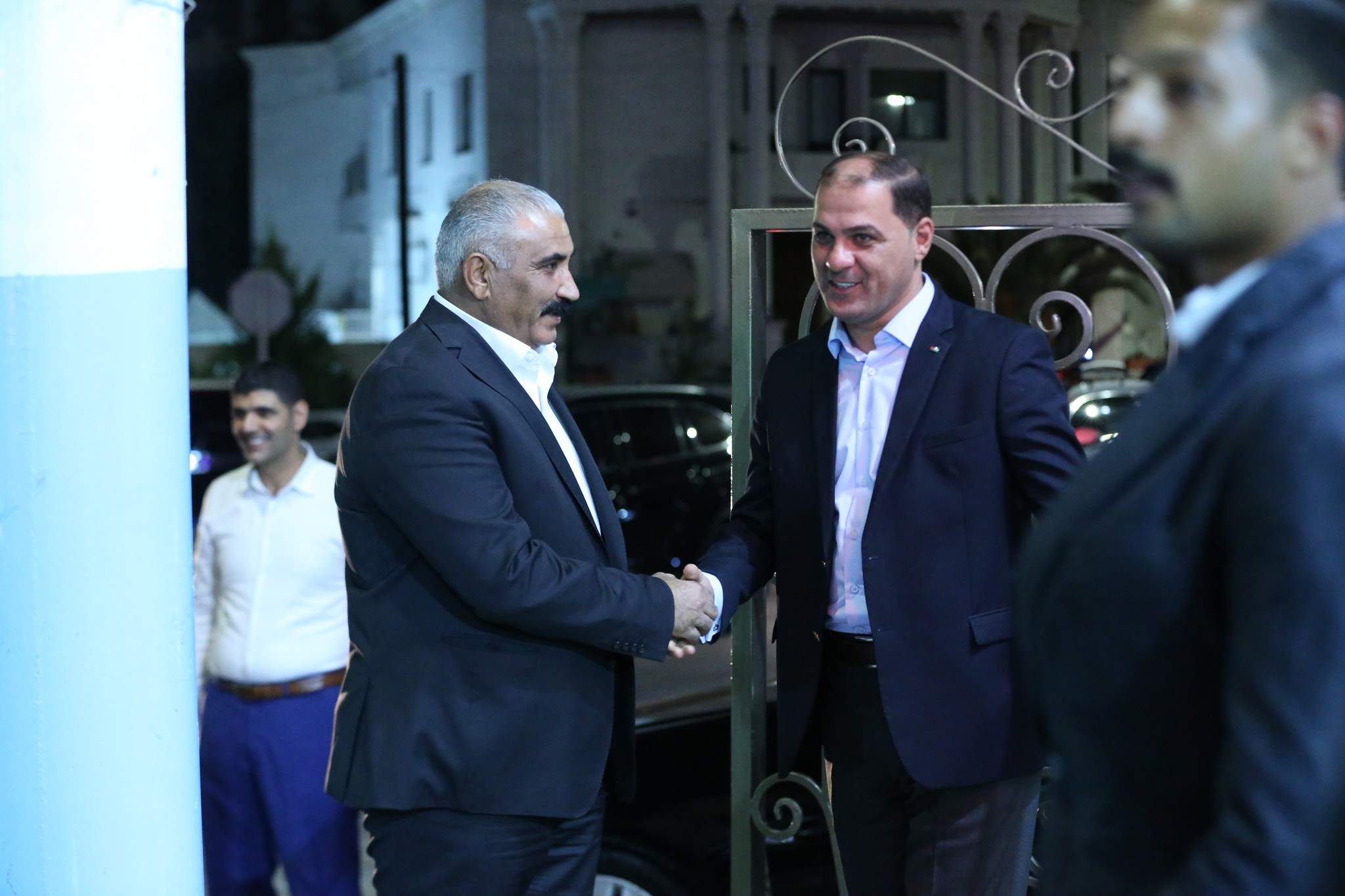 بالصور .. أبناء المرحوم الحاج صالح الهنداوي يحتفلون بزفاف شقيقهم سعد