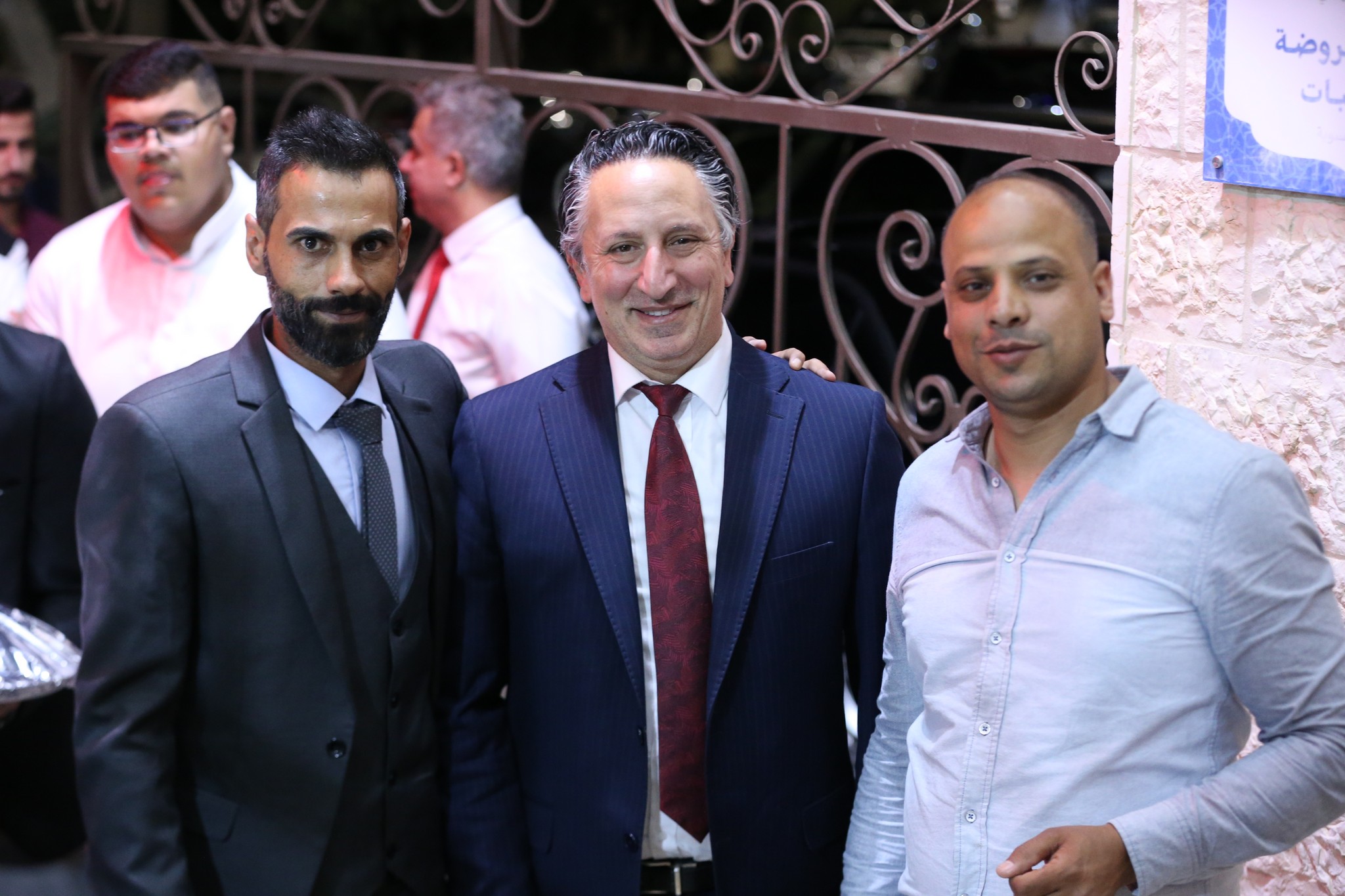 بالصور .. أبناء المرحوم الحاج صالح الهنداوي يحتفلون بزفاف شقيقهم سعد