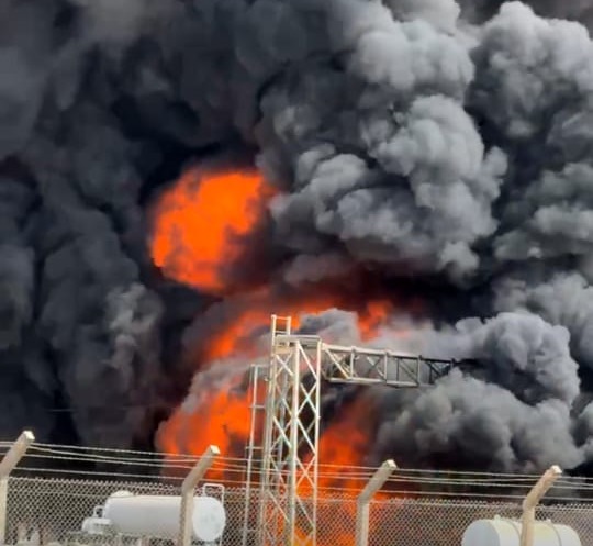 اعادة محطة تحويل الصبيحي للخدمة بعد الحريق