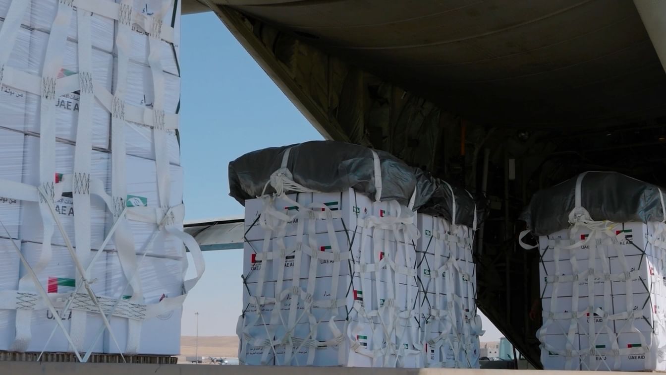أكثر من 4 آلاف طن من المساعدات الإماراتية التي أنزلت جواً لغزة
