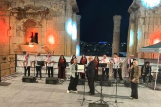 فرقة كورال جامعة عمان الاهلية تتألق بمهرجان جرش .. صور