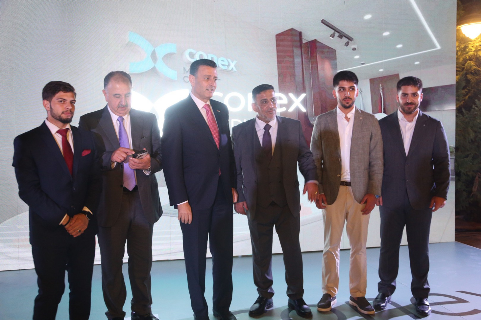 بحضور الصفدي وعدد من الشخصيات .. حفل عشاء لافتتاح مركز كونكس الطبي