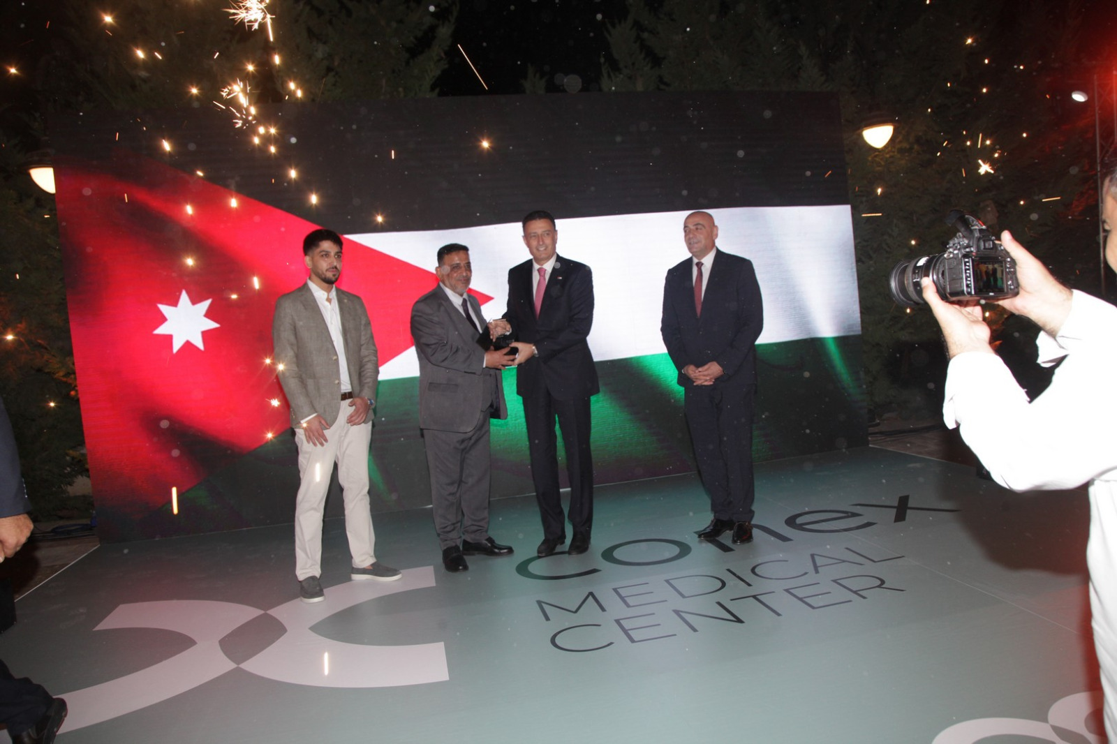 بحضور الصفدي وعدد من الشخصيات .. حفل عشاء لافتتاح مركز كونكس الطبي