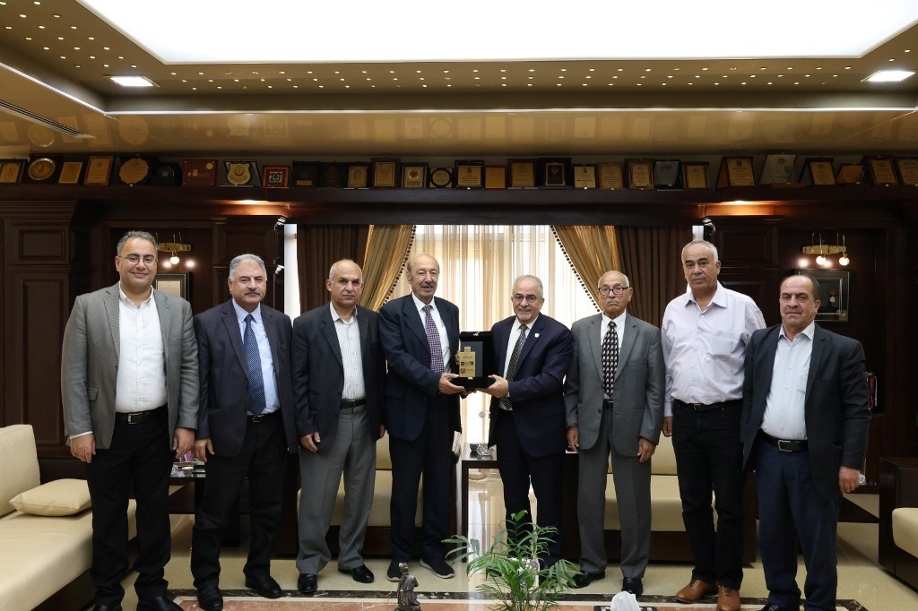 عمان الأهلية تستقبل وفد تجمع البلقاء للمتقاعدين العسكريين