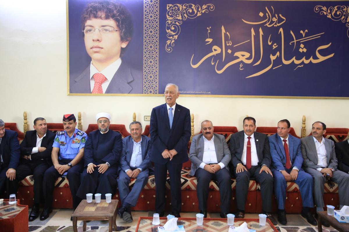 صورة حول : مندوبا عن الملك وولي العهد .. العيسوي يعزي الشرايري والعزام والناصر والزبون مندوبا عن الملك وولي العهد .. العيسوي يعزي الشرايري والعزام والناصر والزبون