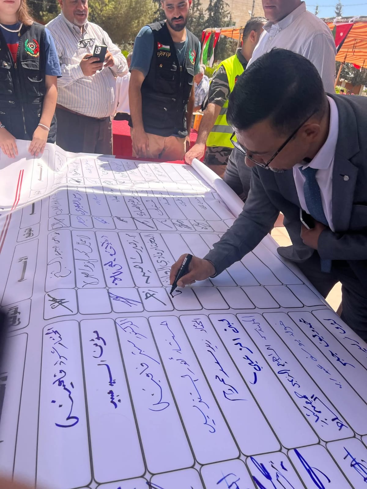 الشرطة المجتمعية والمجتمع المحلي يوقعون وثيقة ضد إطلاق العيارات النارية في ماركا الشمالية "فيديو وصور"