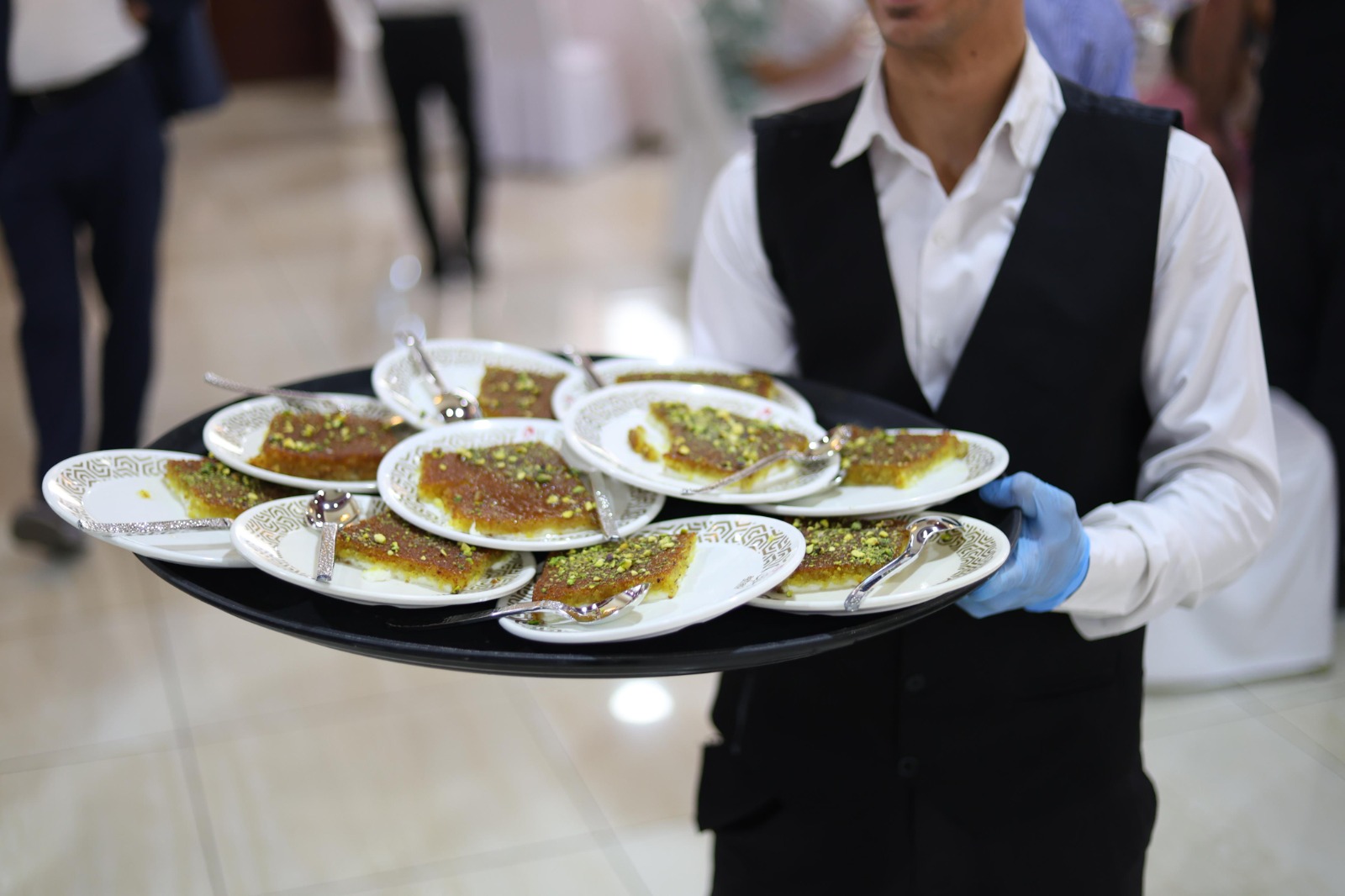 السلايمة يُقيم وليمة غداء بمناسبة زفاف المهندس بلال منذر السلايمة 