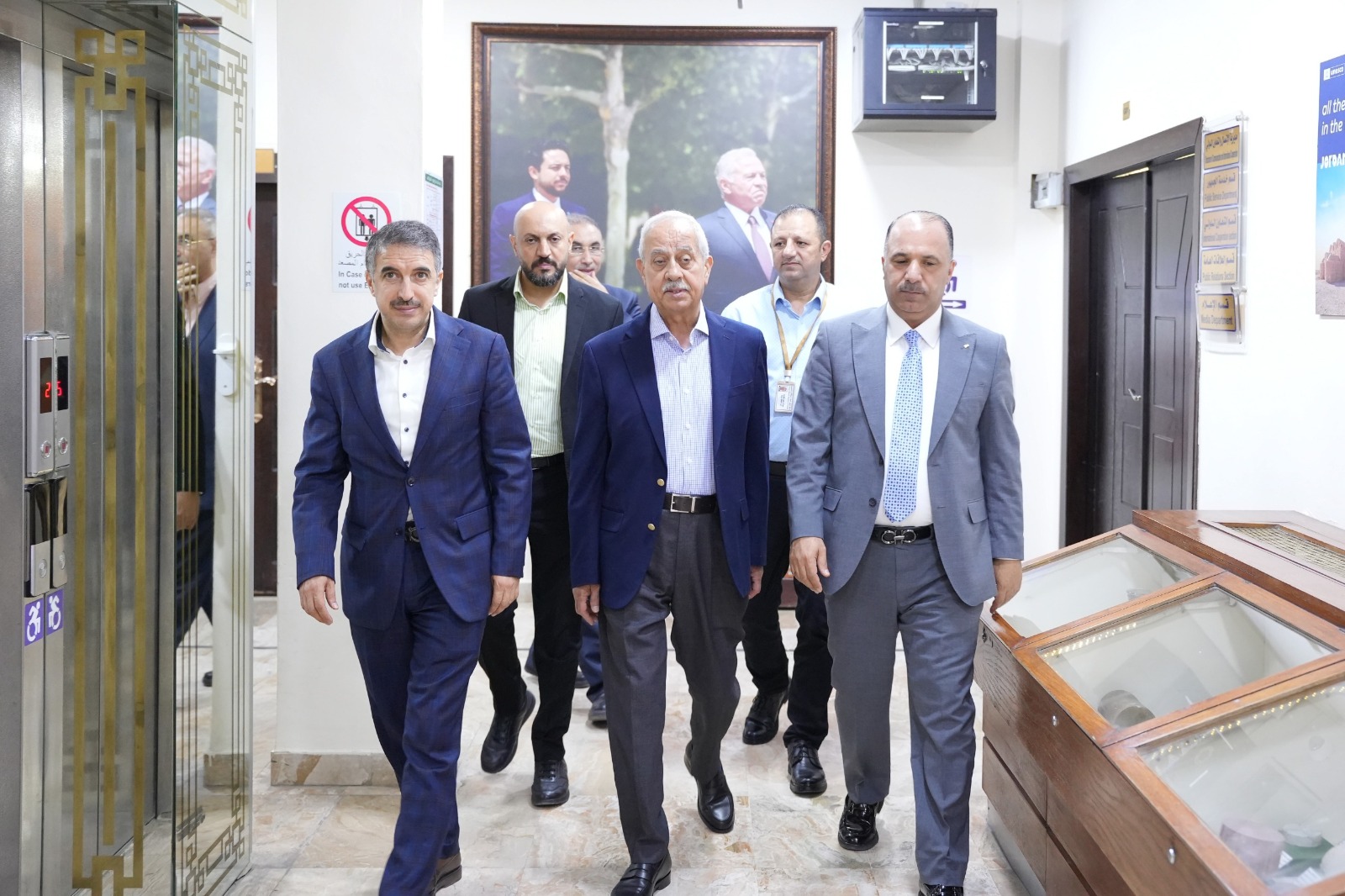 صورة حول : مناقشة تنافسية المصانع الأردنية محليا وعالميا مع هيئة تنظيم قطاع الطاقة والمعادن مناقشة تنافسية المصانع الأردنية محليا وعالميا مع هيئة تنظيم قطاع الطاقة والمعادن