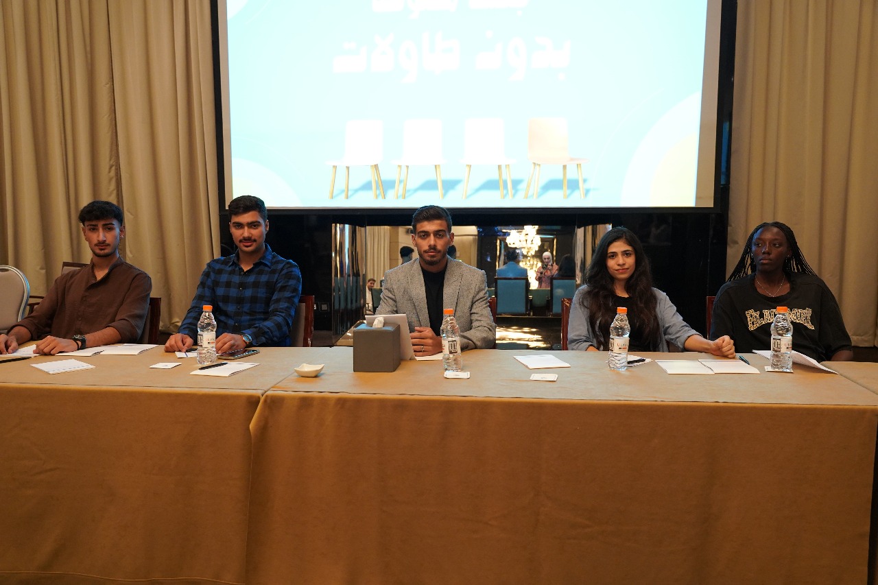 جلسة مفتوحة بلا طاولات"... طلاب يناقشون التضليل الإعلامي وخطاب الكراهية في عمّان