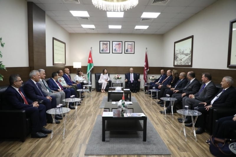 صورة حول : رئيس جامعة البترا يقدم رؤية لتطوير التعليم الإعلامي في لقاء وطني حول الثورة الرقمية رئيس جامعة البترا يقدم رؤية لتطوير التعليم الإعلامي في لقاء وطني حول الثورة الرقمية