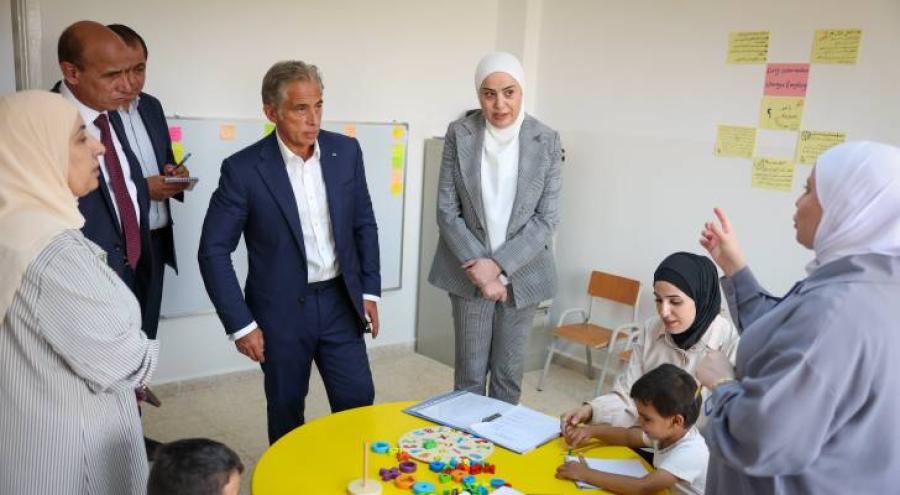 رئيس الوزراء يزور مركز مؤاب للخدمات الاجتماعية في الكرك ويوجه بتطوير مرافقه