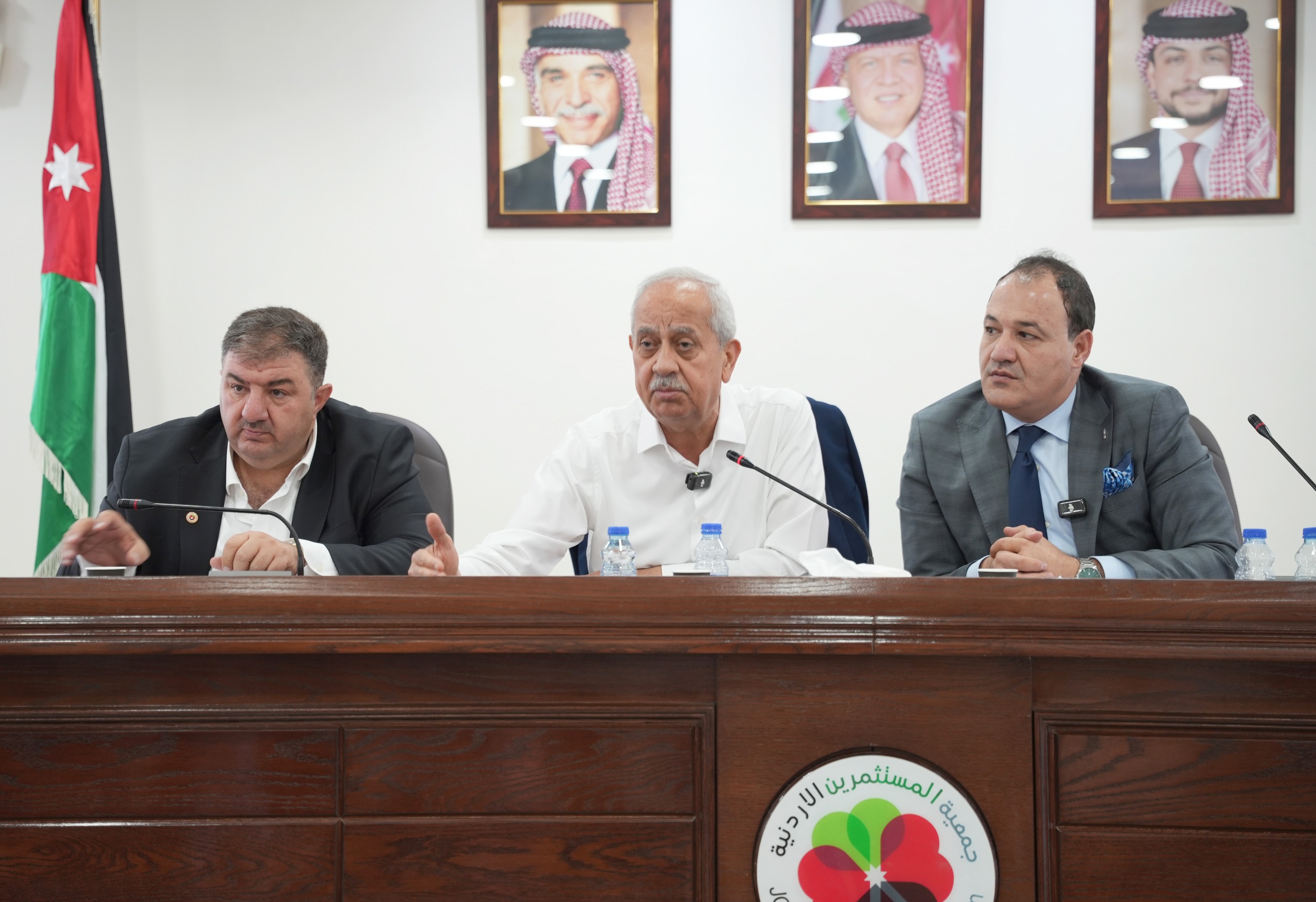 صورة حول : خلال لقاء بصناعيي سحاب والموقر الجغبير: "صناعة عمان" تطرح عطاء أرض المعارض ومركز الاعمال خلال لقاء بصناعيي سحاب والموقر الجغبير: "صناعة عمان" تطرح عطاء أرض المعارض ومركز الاعمال