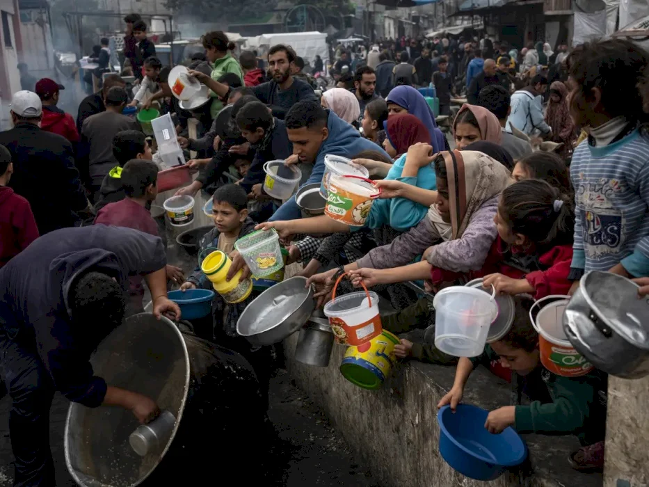 صورة حول : 251 وفاة في غزة بسبب سياسة التجويع 251 وفاة في غزة بسبب سياسة التجويع