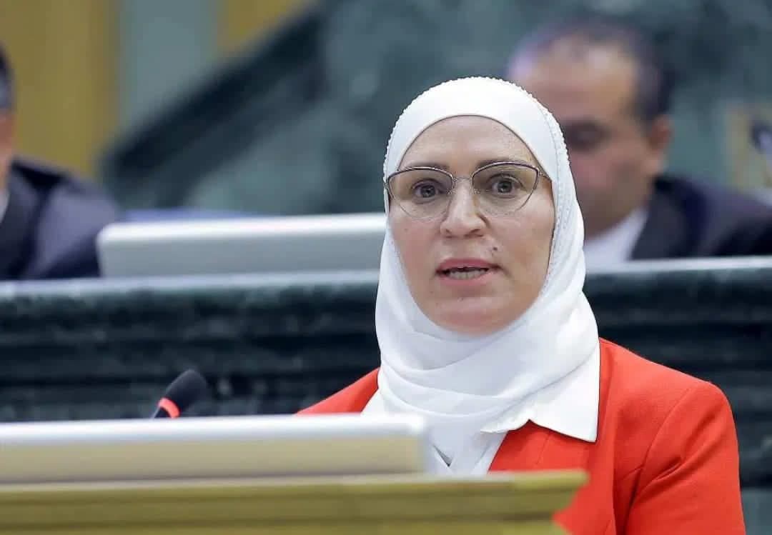 صورة حول : هالة الجراح.. سيدة الموقف هالة الجراح.. سيدة الموقف