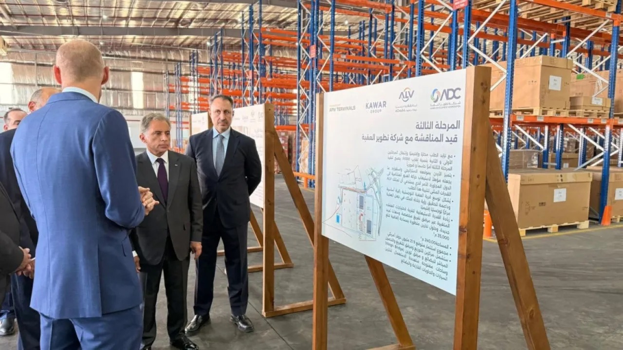 صورة حول : عاجل | حسان يؤكد دعم الحكومة لتطوير قرية العقبة اللوجستية عاجل | حسان يؤكد دعم الحكومة لتطوير قرية العقبة اللوجستية