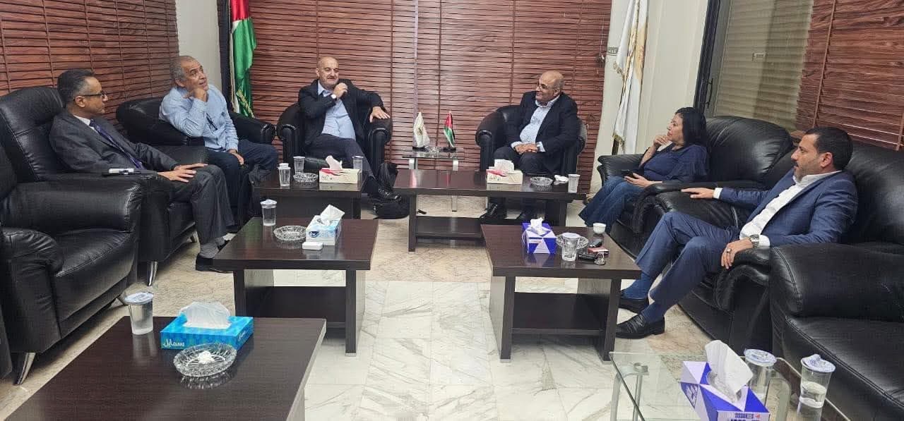 صورة حول : الأمين العام للاتحاد الدولي للصحفيين يزور نقابة الصحفيين الأمين العام للاتحاد الدولي للصحفيين يزور نقابة الصحفيين