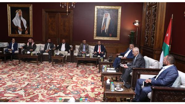 رئيس الديوان الملكي يؤكد استمرار الأردن في مسيرة التحديث"صور"