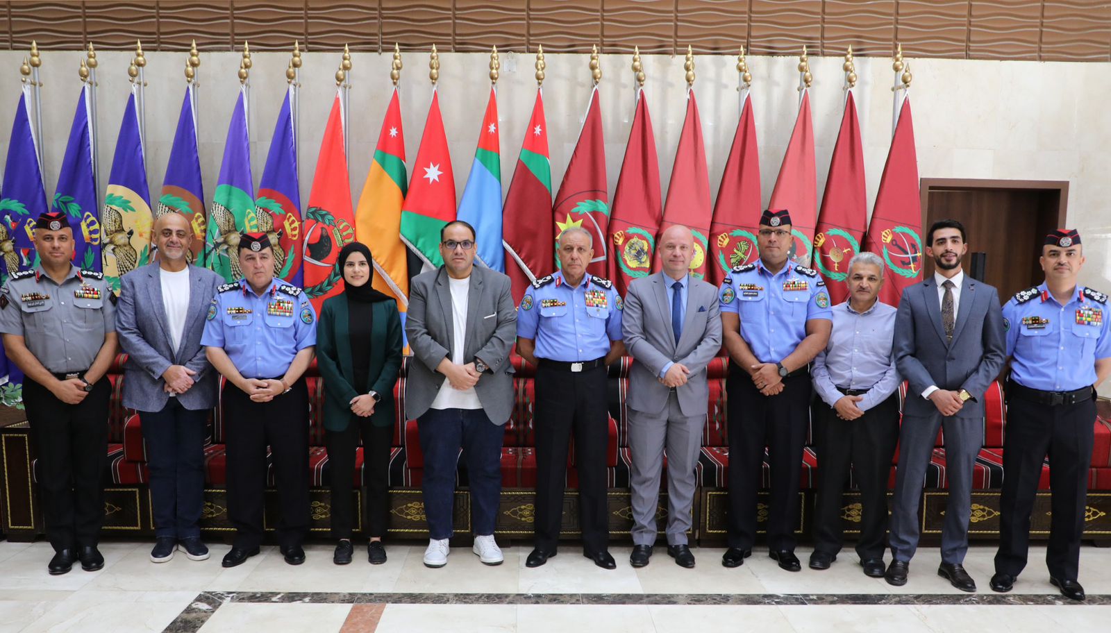 صورة حول : عاجل | مدير الأمن العام يلتقي رئيس وأعضاء الاتحاد الأردني للكراتيه عاجل | مدير الأمن العام يلتقي رئيس وأعضاء الاتحاد الأردني للكراتيه