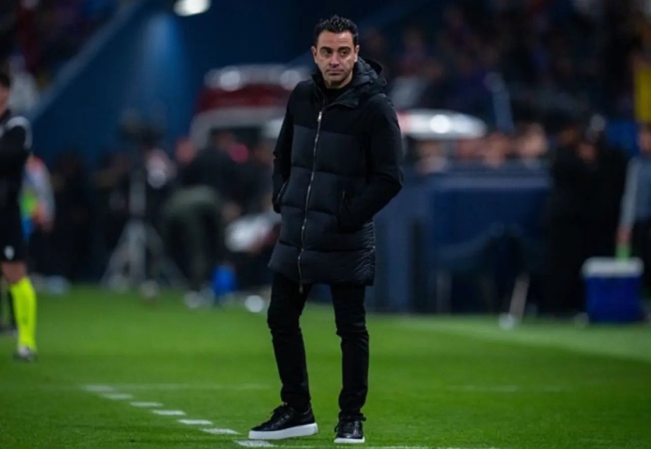 مانشستر يونايتد يدرس تشافي لخلافة أموريم