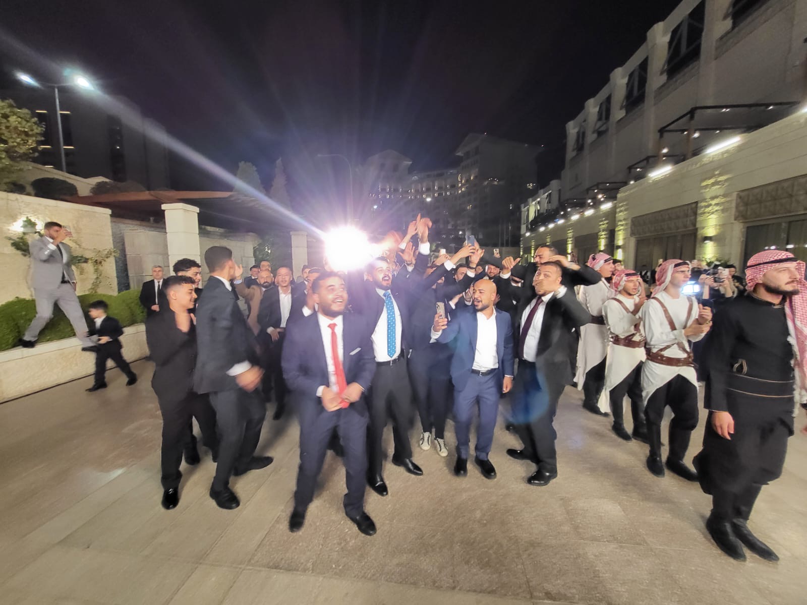 حمدي المناصير و نداء شرارة يحييان سهرة خاصة للعريس المهندس عبدالله مروان الركيبات بعمان